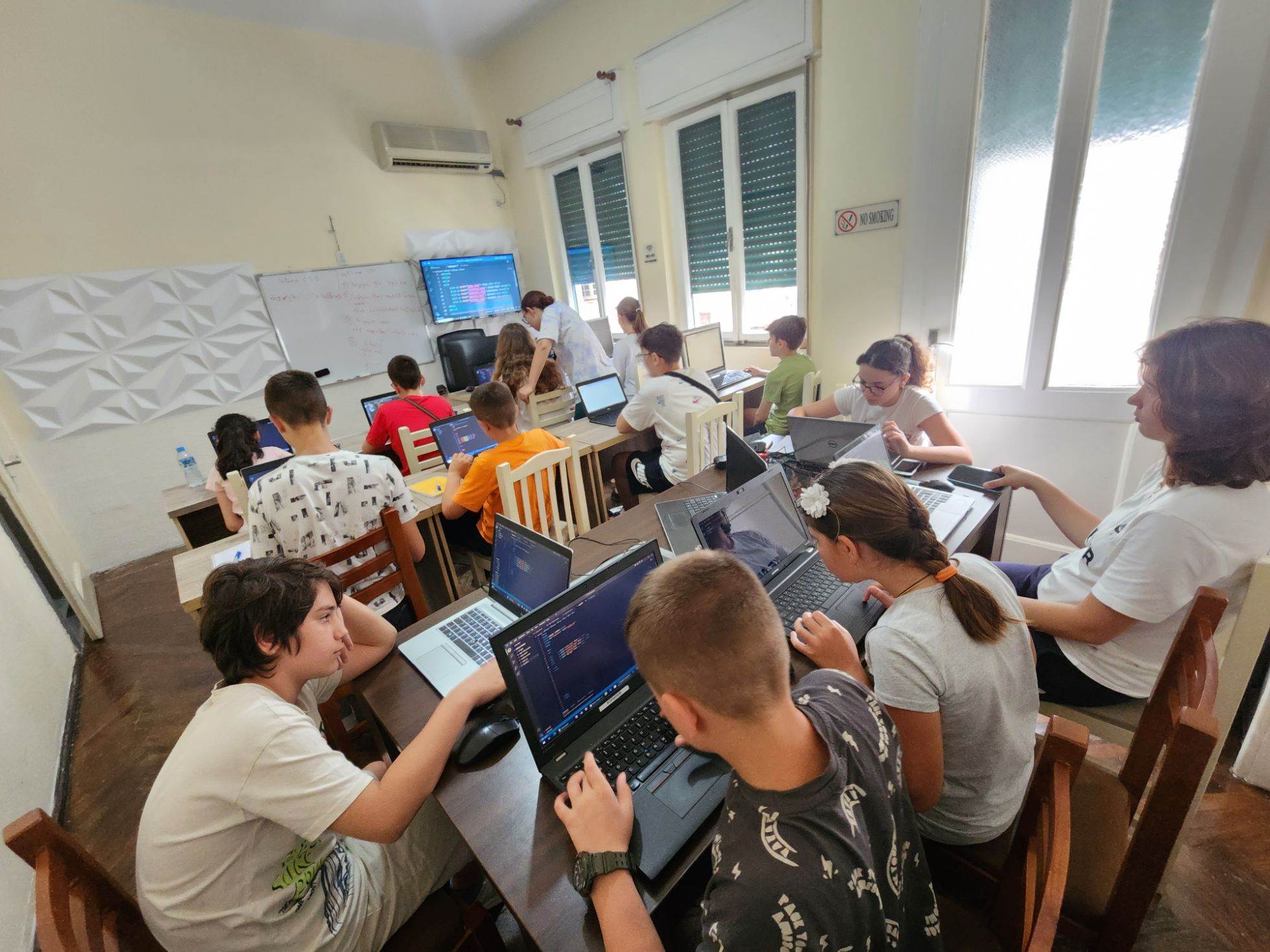 Pse femijet duhet te mesojne te kodojne?